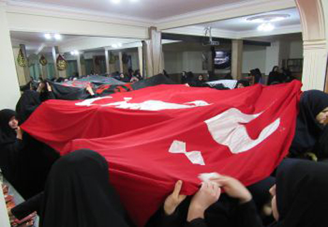 شور حسینی در لوای پرچم مطهر گنبد حرم امام حسین علیه السلام